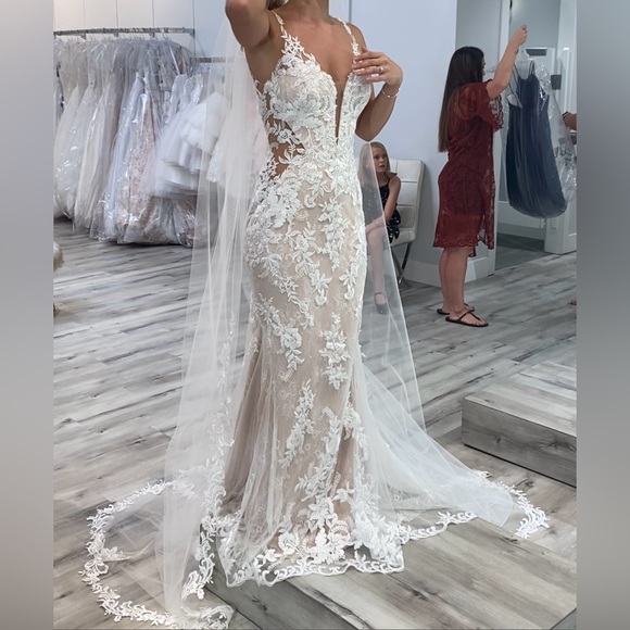 Enzoani Wedding Dress Size 4 - Picture 4 of 5